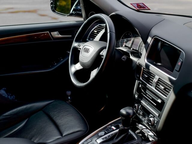 Чорний Ауді Ку 5, об'ємом двигуна 2 л та пробігом 138 тис. км за 18000 $, фото 6 на Automoto.ua