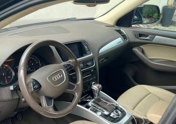 Черный Ауди Ку 5, объемом двигателя 2 л и пробегом 170 тыс. км за 9500 $, фото 7 на Automoto.ua