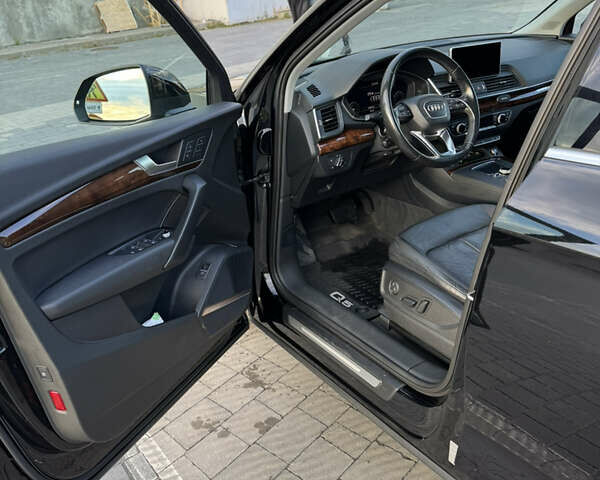 Черный Ауди Ку 5, объемом двигателя 1.98 л и пробегом 251 тыс. км за 22500 $, фото 2 на Automoto.ua