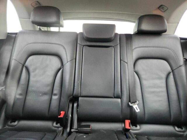 Черный Ауди Ку 5, объемом двигателя 2 л и пробегом 152 тыс. км за 2100 $, фото 9 на Automoto.ua