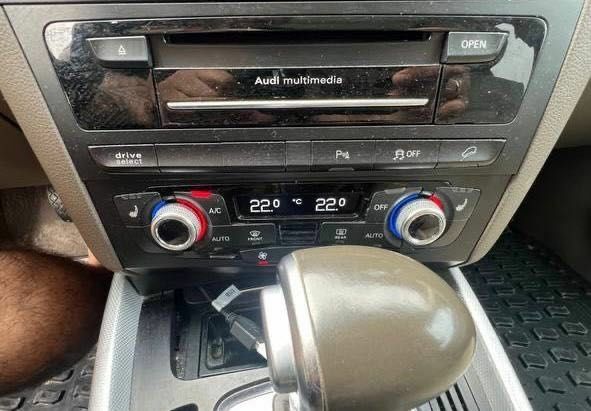 Черный Ауди Ку 5, объемом двигателя 2 л и пробегом 170 тыс. км за 9500 $, фото 8 на Automoto.ua