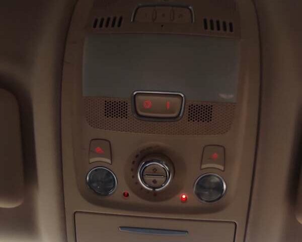 Чорний Ауді Ку 5, об'ємом двигуна 2 л та пробігом 221 тис. км за 16200 $, фото 15 на Automoto.ua