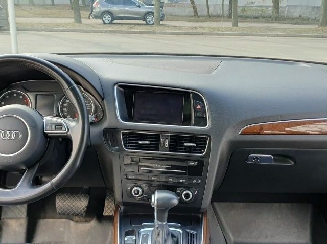 Чорний Ауді Ку 5, об'ємом двигуна 3 л та пробігом 251 тис. км за 16000 $, фото 22 на Automoto.ua