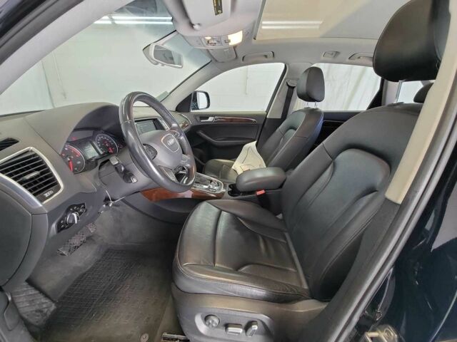 Черный Ауди Ку 5, объемом двигателя 2 л и пробегом 76 тыс. км за 15000 $, фото 6 на Automoto.ua