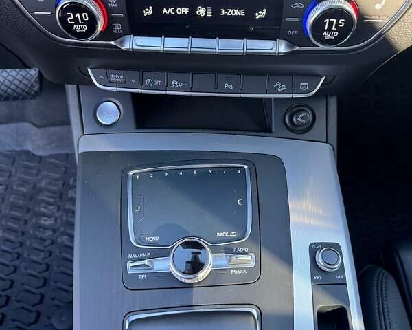 Черный Ауди Ку 5, объемом двигателя 2 л и пробегом 199 тыс. км за 29000 $, фото 51 на Automoto.ua