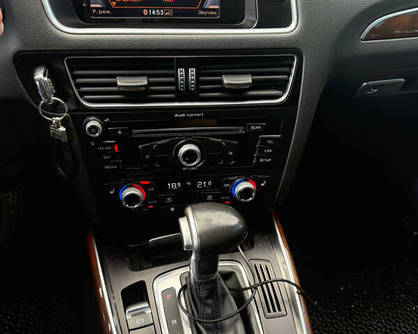 Черный Ауди Ку 5, объемом двигателя 2 л и пробегом 220 тыс. км за 16100 $, фото 17 на Automoto.ua