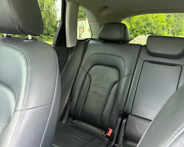 Черный Ауди Ку 5, объемом двигателя 2 л и пробегом 220 тыс. км за 16100 $, фото 23 на Automoto.ua