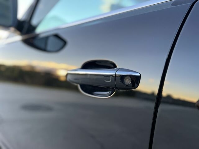 Черный Ауди Ку 5, объемом двигателя 2 л и пробегом 230 тыс. км за 14500 $, фото 17 на Automoto.ua