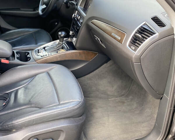 Черный Ауди Ку 5, объемом двигателя 1.98 л и пробегом 140 тыс. км за 18500 $, фото 11 на Automoto.ua