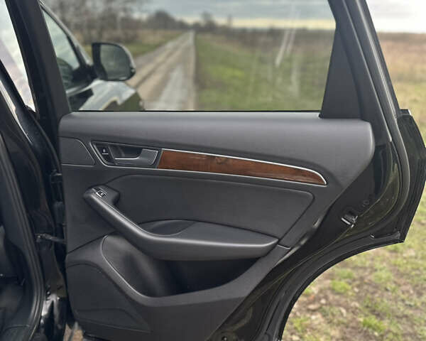 Черный Ауди Ку 5, объемом двигателя 2 л и пробегом 252 тыс. км за 15500 $, фото 29 на Automoto.ua