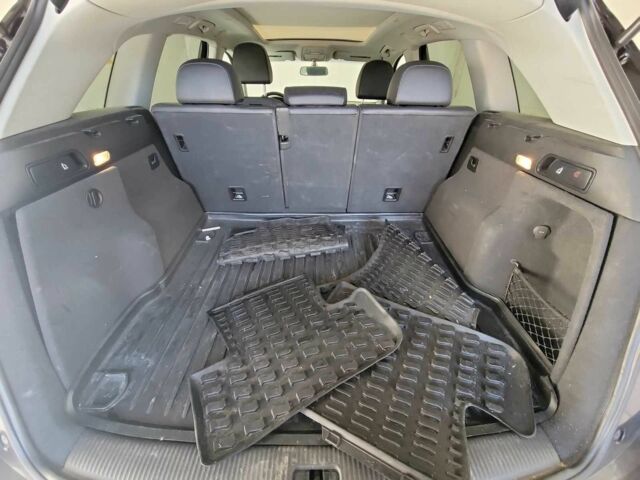 Черный Ауди Ку 5, объемом двигателя 2 л и пробегом 76 тыс. км за 15000 $, фото 13 на Automoto.ua