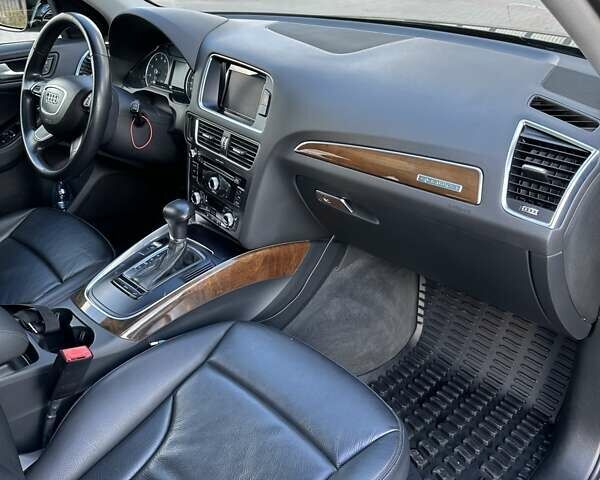 Черный Ауди Ку 5, объемом двигателя 1.98 л и пробегом 118 тыс. км за 16800 $, фото 21 на Automoto.ua