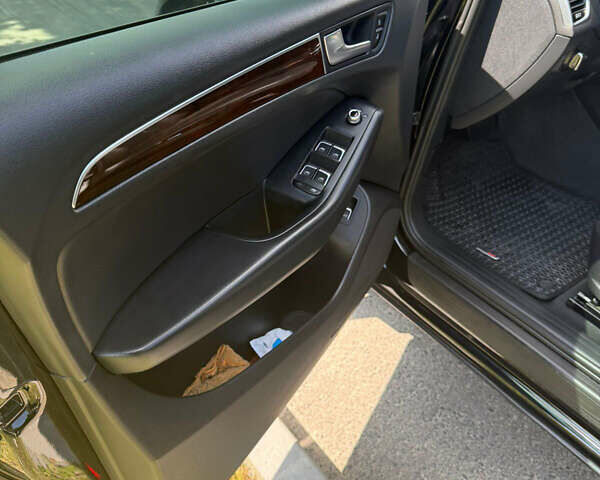 Черный Ауди Ку 5, объемом двигателя 2 л и пробегом 220 тыс. км за 16100 $, фото 14 на Automoto.ua