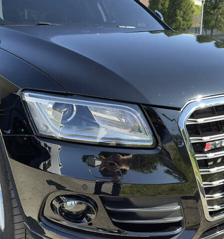 Черный Ауди Ку 5, объемом двигателя 2 л и пробегом 165 тыс. км за 19200 $, фото 2 на Automoto.ua