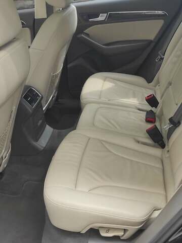 Чорний Ауді Ку 5, об'ємом двигуна 2 л та пробігом 221 тис. км за 16200 $, фото 10 на Automoto.ua