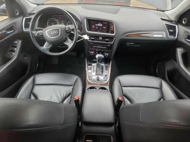 Черный Ауди Ку 5, объемом двигателя 2 л и пробегом 152 тыс. км за 2100 $, фото 7 на Automoto.ua