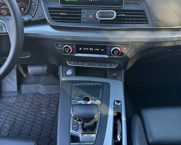 Черный Ауди Ку 5, объемом двигателя 2 л и пробегом 199 тыс. км за 29000 $, фото 47 на Automoto.ua