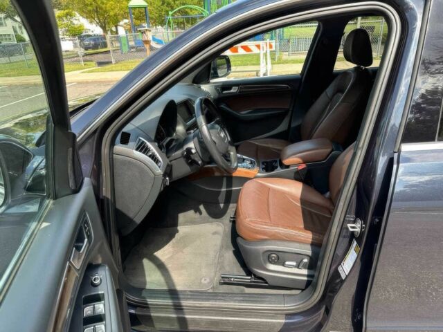 Чорний Ауді Ку 5, об'ємом двигуна 2 л та пробігом 77 тис. км за 9200 $, фото 10 на Automoto.ua