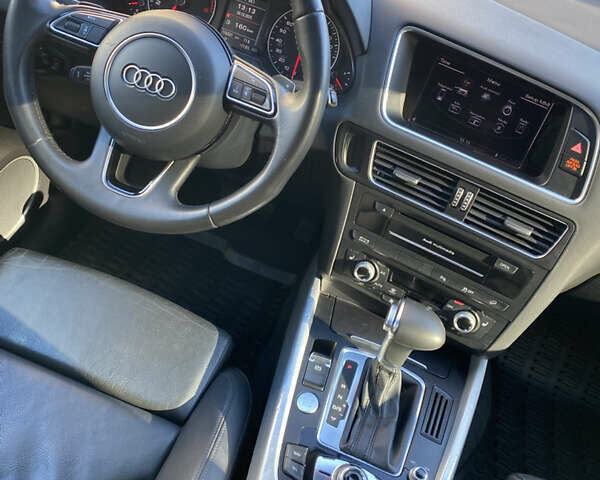 Чорний Ауді Ку 5, об'ємом двигуна 2 л та пробігом 176 тис. км за 19550 $, фото 62 на Automoto.ua