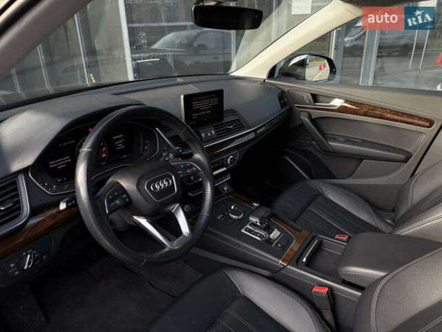 Чорний Ауді Ку 5, об'ємом двигуна 2 л та пробігом 111 тис. км за 23500 $, фото 33 на Automoto.ua