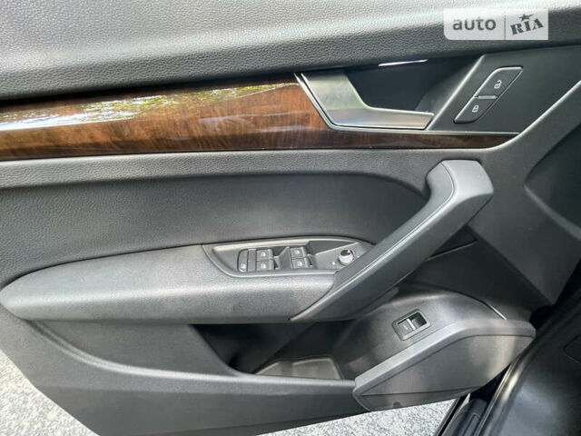 Черный Ауди Ку 5, объемом двигателя 1.98 л и пробегом 114 тыс. км за 22500 $, фото 22 на Automoto.ua