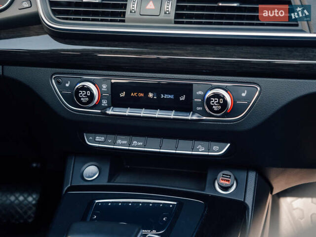 Черный Ауди Ку 5, объемом двигателя 1.98 л и пробегом 110 тыс. км за 26000 $, фото 8 на Automoto.ua