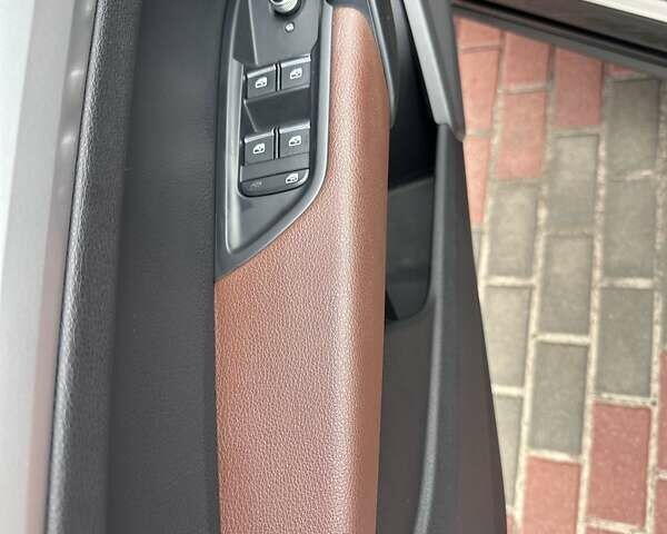 Черный Ауди Ку 5, объемом двигателя 1.97 л и пробегом 96 тыс. км за 33900 $, фото 6 на Automoto.ua