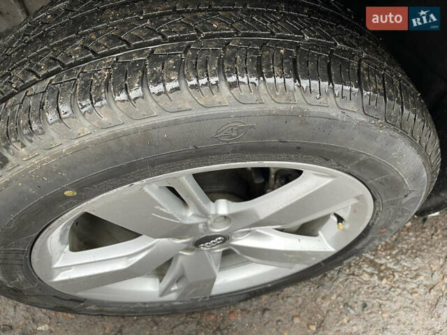 Черный Ауди Ку 5, объемом двигателя 2 л и пробегом 191 тыс. км за 14800 $, фото 8 на Automoto.ua