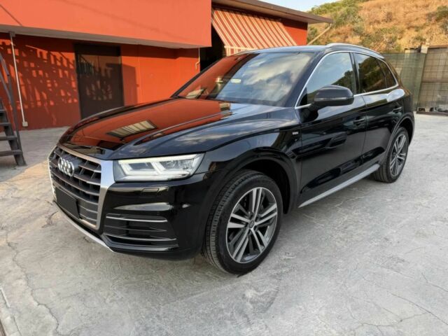 Ауди Ку 5 2017 в Кривом Роге на Automoto.ua Черный Ауди Ку 5, объемом двигателя 2 л и пробегом 63 тыс. км за 12000 $, фото 2 на Automoto.ua