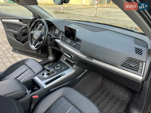 Чорний Ауді Ку 5, об'ємом двигуна 2 л та пробігом 159 тис. км за 20950 $, фото 39 на Automoto.ua