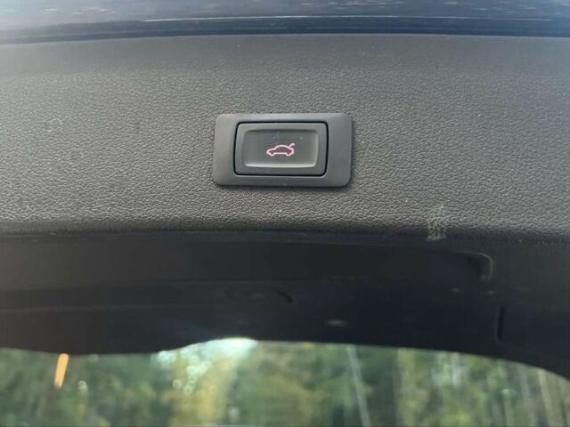 Черный Ауди Ку 5, объемом двигателя 0 л и пробегом 116 тыс. км за 12000 $, фото 12 на Automoto.ua