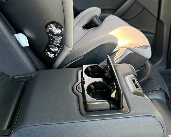Черный Ауди Ку 5, объемом двигателя 1.97 л и пробегом 325 тыс. км за 26500 $, фото 13 на Automoto.ua