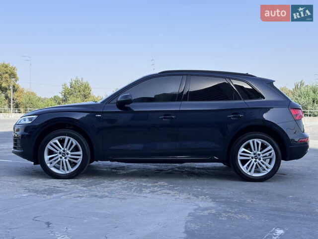 Чорний Ауді Ку 5, об'ємом двигуна 2 л та пробігом 127 тис. км за 25950 $, фото 4 на Automoto.ua