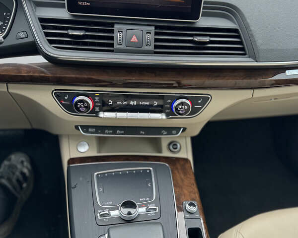 Черный Ауди Ку 5, объемом двигателя 1.98 л и пробегом 141 тыс. км за 23900 $, фото 13 на Automoto.ua