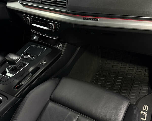 Черный Ауди Ку 5, объемом двигателя 1.98 л и пробегом 105 тыс. км за 26900 $, фото 28 на Automoto.ua