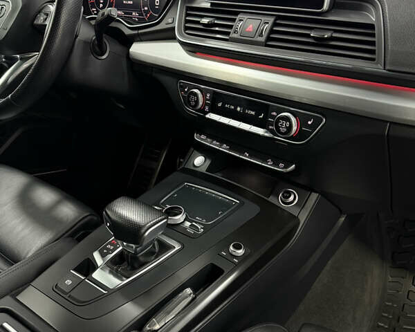 Черный Ауди Ку 5, объемом двигателя 1.98 л и пробегом 105 тыс. км за 26900 $, фото 29 на Automoto.ua