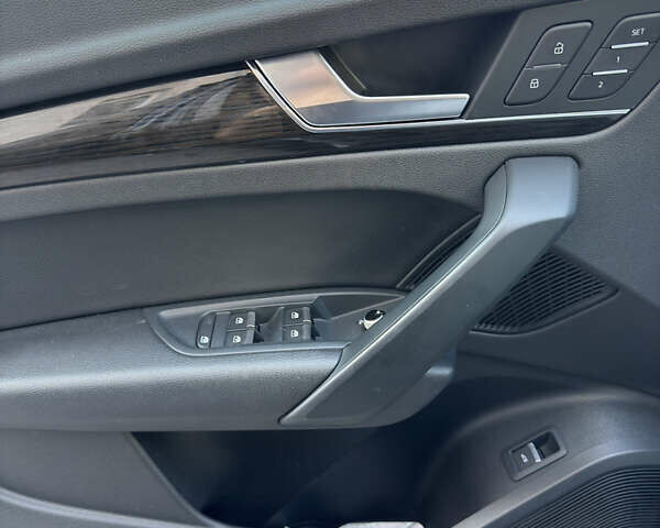 Черный Ауди Ку 5, объемом двигателя 1.98 л и пробегом 145 тыс. км за 25500 $, фото 9 на Automoto.ua