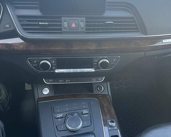 Черный Ауди Ку 5, объемом двигателя 1.98 л и пробегом 174 тыс. км за 18500 $, фото 12 на Automoto.ua