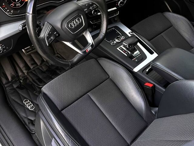 Черный Ауди Ку 5, объемом двигателя 2 л и пробегом 152 тыс. км за 33300 $, фото 5 на Automoto.ua