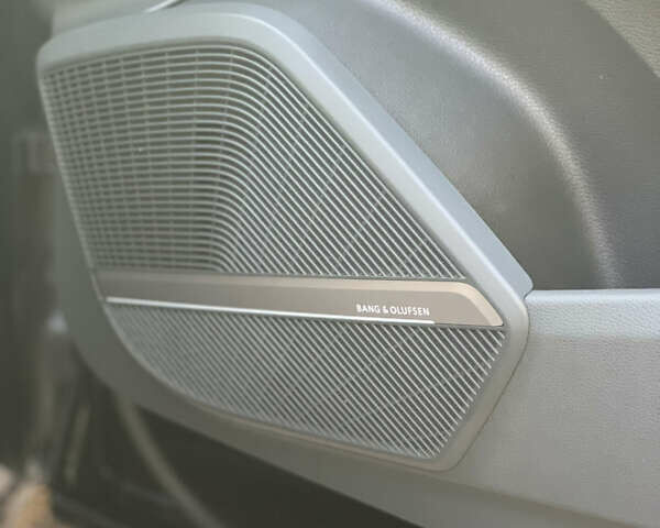 Черный Ауди Ку 5, объемом двигателя 1.98 л и пробегом 222 тыс. км за 23500 $, фото 15 на Automoto.ua