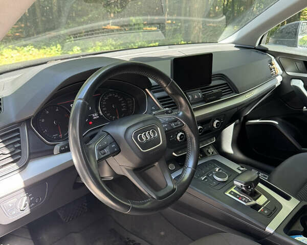 Черный Ауди Ку 5, объемом двигателя 1.98 л и пробегом 106 тыс. км за 28300 $, фото 11 на Automoto.ua