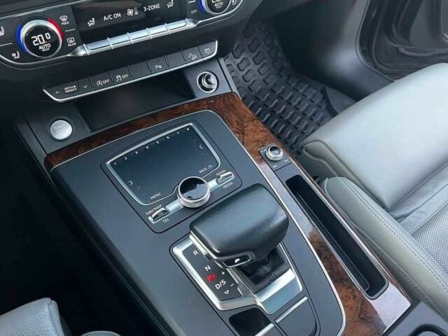 Черный Ауди Ку 5, объемом двигателя 2 л и пробегом 98 тыс. км за 17200 $, фото 7 на Automoto.ua