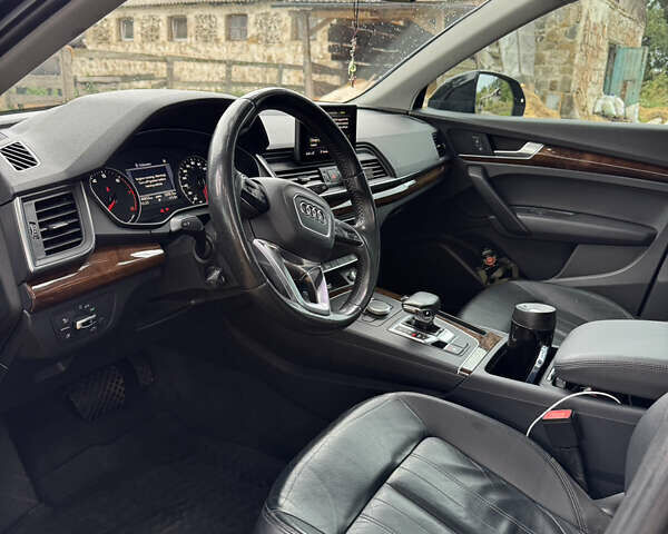 Черный Ауди Ку 5, объемом двигателя 1.98 л и пробегом 140 тыс. км за 27000 $, фото 5 на Automoto.ua
