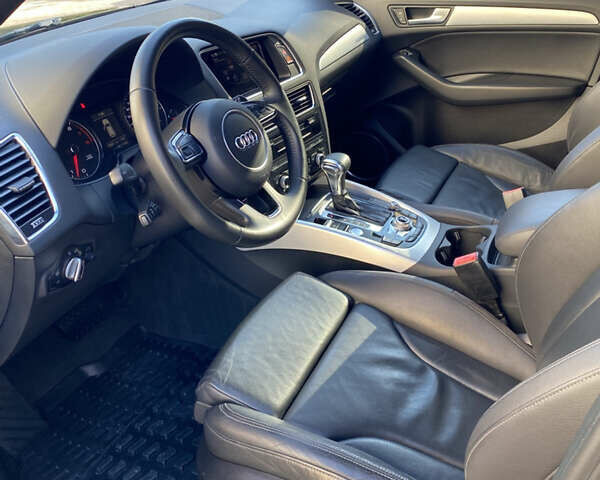 Чорний Ауді Ку 5, об'ємом двигуна 2 л та пробігом 176 тис. км за 19550 $, фото 27 на Automoto.ua