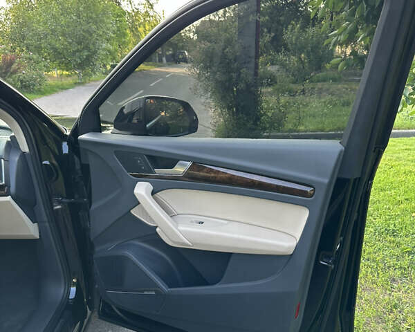 Черный Ауди Ку 5, объемом двигателя 1.98 л и пробегом 138 тыс. км за 24500 $, фото 10 на Automoto.ua