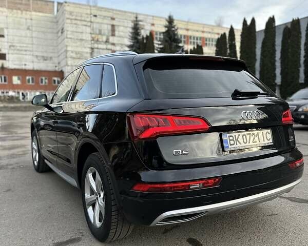 Черный Ауди Ку 5, объемом двигателя 1.97 л и пробегом 245 тыс. км за 26600 $, фото 7 на Automoto.ua