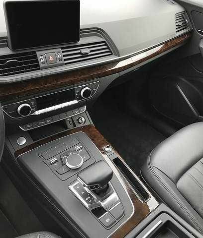 Черный Ауди Ку 5, объемом двигателя 2 л и пробегом 137 тыс. км за 18100 $, фото 12 на Automoto.ua