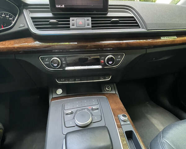 Черный Ауди Ку 5, объемом двигателя 1.98 л и пробегом 114 тыс. км за 22500 $, фото 12 на Automoto.ua