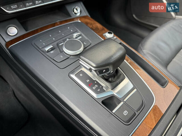 Чорний Ауді Ку 5, об'ємом двигуна 2 л та пробігом 111 тис. км за 23500 $, фото 23 на Automoto.ua