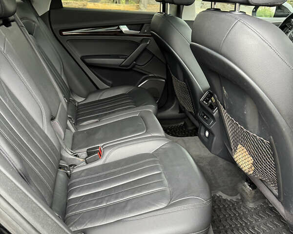 Черный Ауди Ку 5, объемом двигателя 1.98 л и пробегом 140 тыс. км за 27000 $, фото 7 на Automoto.ua